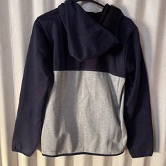 UNIQLO Lサイズ　裏起毛あり　パーカーの画像