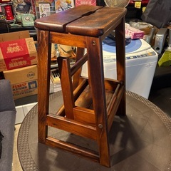 レトロな収納式踏み台の画像