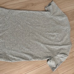 Tシャツ　グレー　Mサイズ
の画像