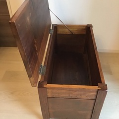 アメリカ製アンティーク家具(収納付きローテーブル)の画像