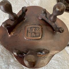 香炉 大明宣徳年製 刻印有 レトロ アンティーク 時代物 骨董品 古美術 香道具 蓋付き 金属製 重厚感 透かし彫り A0397の画像
