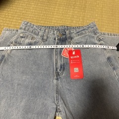 【新品未使用】ジーンズ　幅広の画像