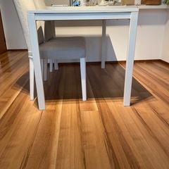 IKEA ダイニングテーブル　125x75x74の画像