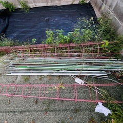 土壌、レンガ、支柱　差し上げますの画像