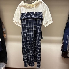 アクシーズ　紺　ワンピースの画像
