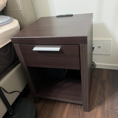 ベッド両サイドテーブル✖️2セット　コンセント付きの画像