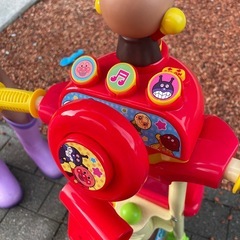 アンパンマンのデラックス 三輪車　の画像