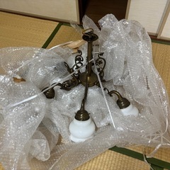 受け渡し者決定しました　シャンデリアの画像