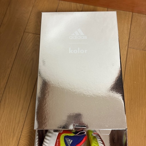 adidas kolor スニーカー