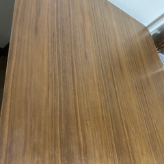 ダイニングテーブルの画像