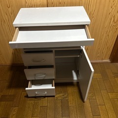 収納棚ホワイトの画像