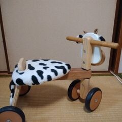 幼児向け三輪車の画像