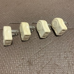 コンセント(4つまとめて)の画像