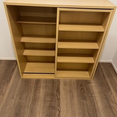 スライド式本棚の画像