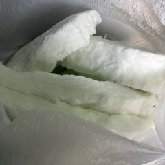 断熱材　グラスウール　切れ端の画像