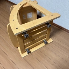 ニトリ学習椅子の画像