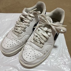NIKE ナイキ　スニーカー 24.5の画像