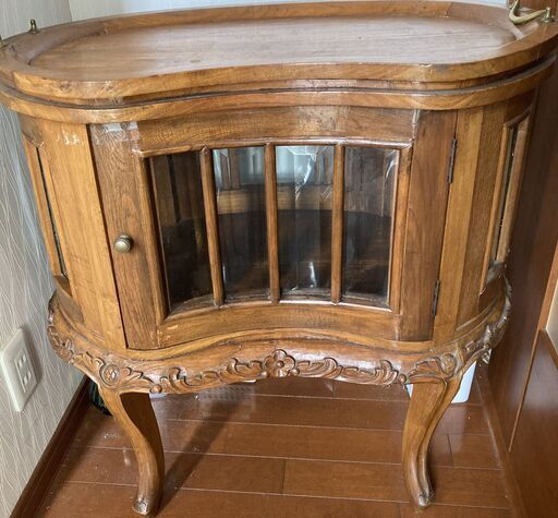 中古 木製 北欧風 ガラスキャビネット 猫足 ネコアシ 猫あし 収納 直接