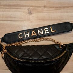 CHANELノベルティボディバッグ・未使用の画像