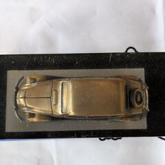 車の飾りの画像