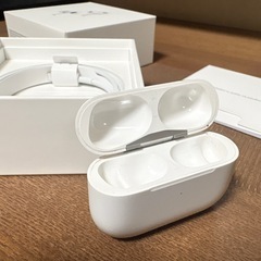【美品】AirPods Pro (第2世代)  MagSafe充電ケース  (Lightning) オマケ付きの画像