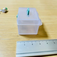 救急箱　カプセルトイ　ガチャガチャ　おもちゃ　ミニサイズの画像