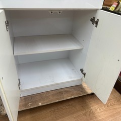 ⭐︎ドリーム荒牧店⭐︎ジモティー割引有⭐︎【クリーニング済み】近藤産業　2枚扉食器棚　現状品の画像