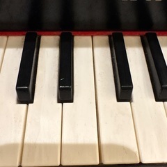 KAWAI ミニピアノの画像