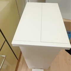 ゴミ箱　ホワイトの画像