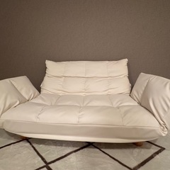 美品 ソファー2人掛けの画像