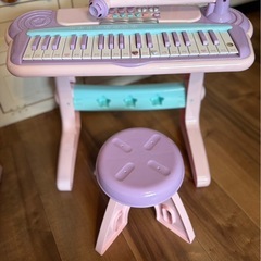 決まりました。電子キーボード　マイク付き　サンリオ　ボンボンリボンの画像