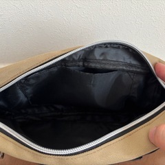 女の子　ボディバッグ ベージュの画像