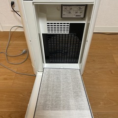 シャープ シャープ　加湿空気清浄機 KI-LS50-W 2020年製の画像