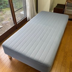脚付きマットレスベッド シングルサイズ 引き取り限定の画像