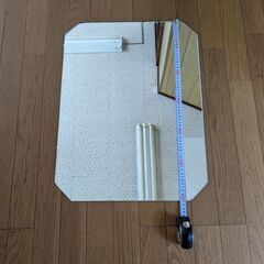 壁にかける鏡ですの画像