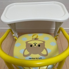 子供用椅子　テーブルの画像