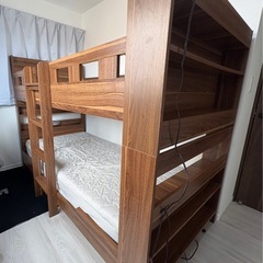 二段ベッド　本棚付き の画像