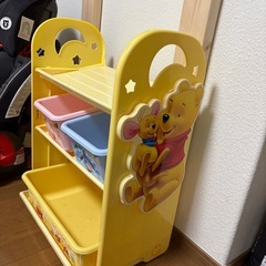 おもちゃ収納棚 の画像