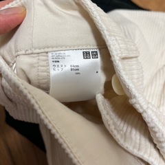 UNIQLOコーデュロイワイドパンツの画像