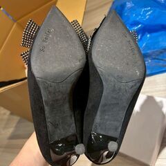 黒ピンヒール キラキラリボン付き ハイヒールの画像