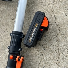 草刈機　チェーンソー　充電式　YARD FORCEの画像