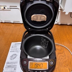 ZOJIRUSHI 極め炊き 圧力IH炊飯ジャーの画像