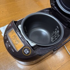 ZOJIRUSHI 極め炊き 圧力IH炊飯ジャーの画像
