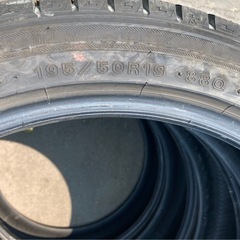 【バリ溝】DUNLOP 195/50R19 24年製　スタッドレスタイヤ 19インチの画像