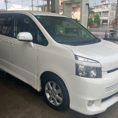 トヨタ ヴォクシー ZS、ZRR70Wの画像