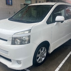 トヨタ ヴォクシー ZS、ZRR70Wの画像