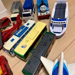 乗り物おもちゃセットの画像