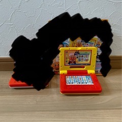 決まりました。アンパンマンのキーボード、おもちゃパソコン、ぬいぐるみの画像