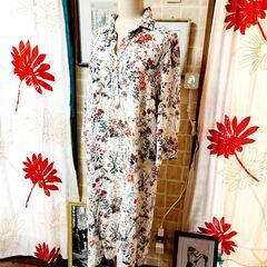 ZARA(ザラ) すっきりロングスタイル。シンプルかつ華やかなワンピース、いかがでしょうか？の画像