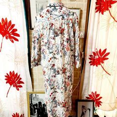 ZARA(ザラ) すっきりロングスタイル。シンプルかつ華やかなワンピース、いかがでしょうか？の画像